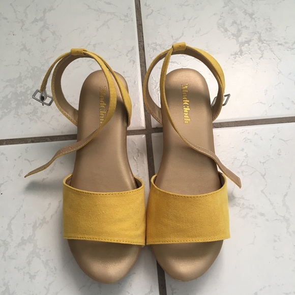 Yellow clogs from ModCloth - Picture 3 of 5